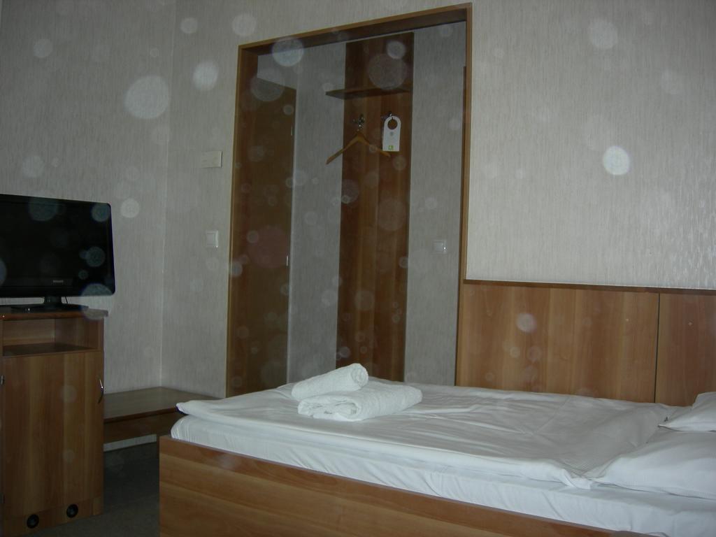 Hary Hotel Kecskemét Quarto foto